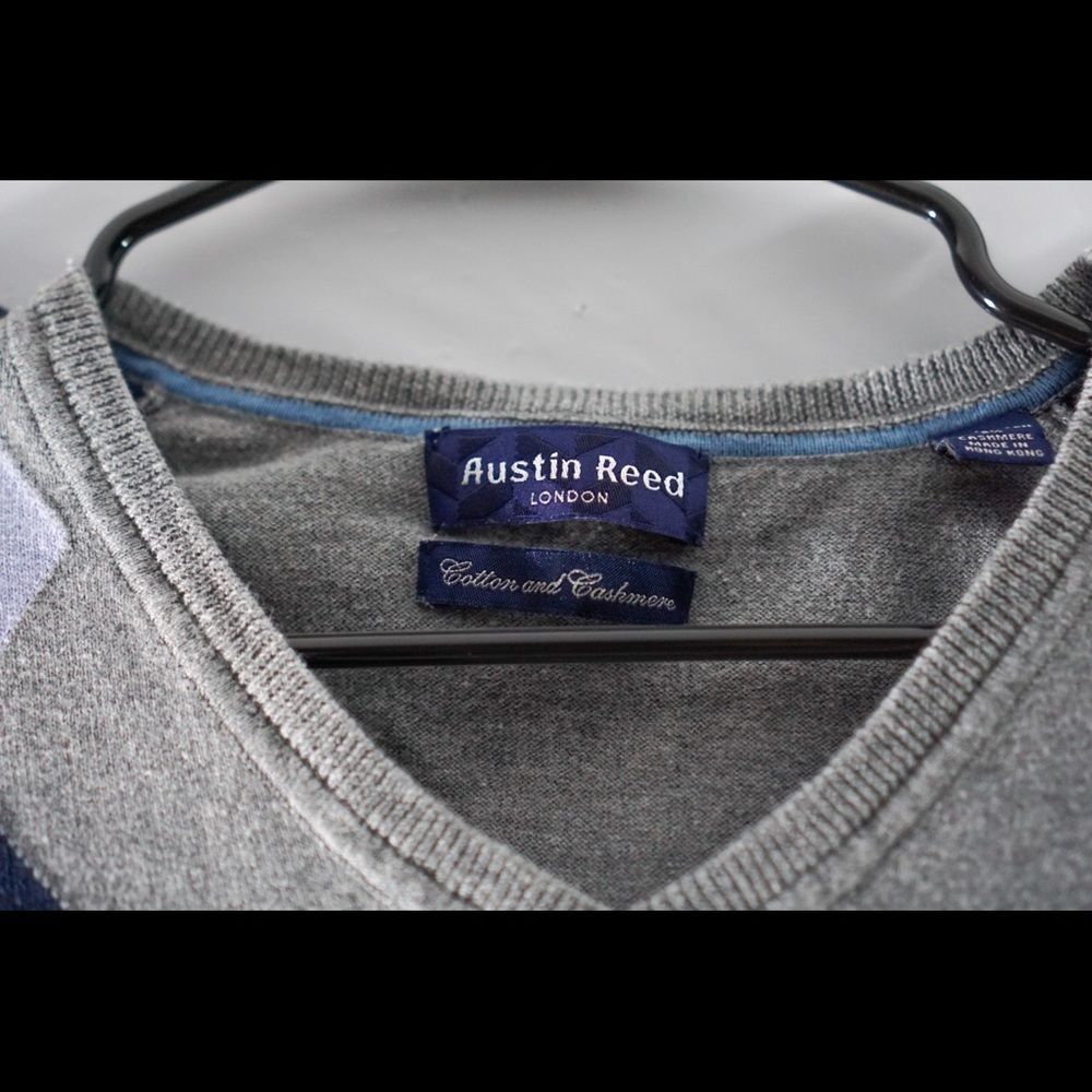 Austin Reed Sweater Vest - Picture 3 of 4